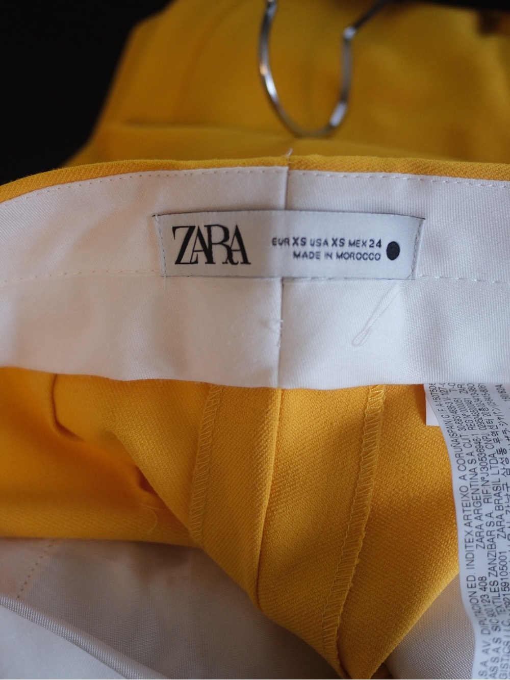 Double-Breasted Yellow pants suit - Picture 5 of 5